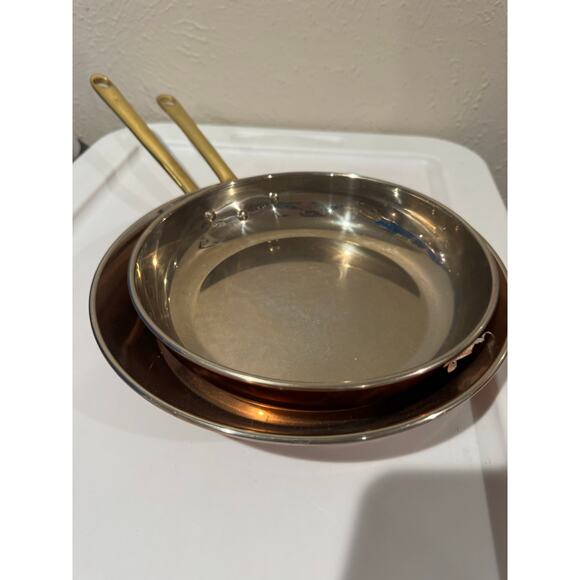Benjamin & Medwin hanging Copper Cookware Two Skillets Frypans - Picture 4 of 10